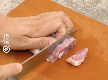 step1: <a href="https://bit.ly/3ANJVUp" target="_blank" data-keyword="豬展" class="guide-link"><strong>豬展</strong></a> <span style="display:inline-block;vertical-align:middle;margin-top:-3px;color:initial;border-radius:3px;padding:2px 3px;font-size:12px;line-height:14px;background:#87d300;color:#fff;">即買</span> 切粒