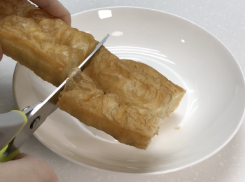 step3: 油條剪小段