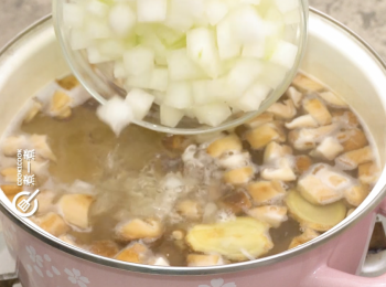 step7: 下肉粒及瓜粒