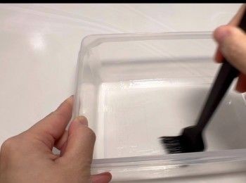 step1: 於容器塗上薄薄的油。