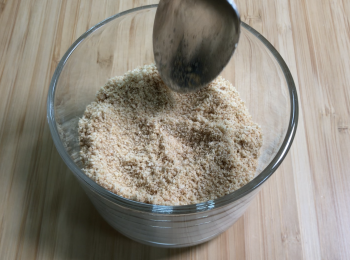 step3: 一層餅碎，一層忌廉，重複幾次