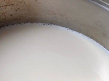 step4: (鍋邊冒泡泡特寫)
