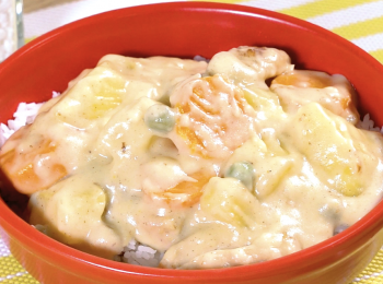 step11: 慢火烹煮一會，淋白飯上享用 Cook for a while. Serve with rice.