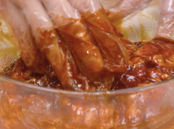 step1: 所有醃料混合豬肉，放雪櫃醃過夜
Marinate the pork with all other ingredients overnight in fridge.