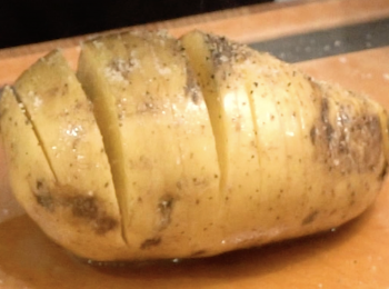 step3: 灑上適量鹽及黑胡椒
Season with salt and pepper