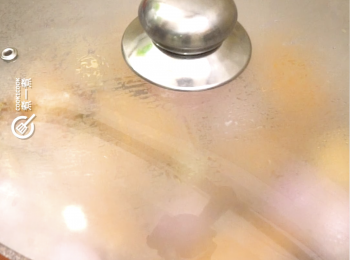 step8: 拌勻加蓋焗2分鐘
Mix well, cover and heat for 2 minutes.