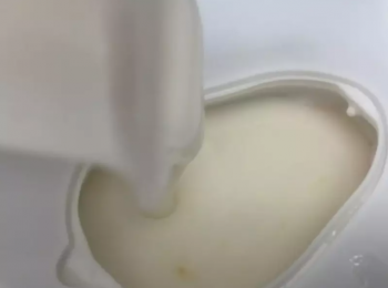 step5: 完成步驟4後，倒入兔子模具至全滿，大火蒸35分鐘後，取出冷卻即可脫模。