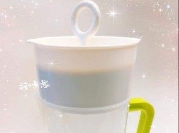 step5: 將花生和白米，加入水（90 ml），用攪拌機打成糊狀（大概5分鐘），過箍