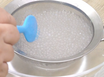 step3: 撈起改浸冰水至散開，瀝水備用