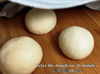 step9: 分成3等份，滾圓，鬆弛麵團20分鐘。