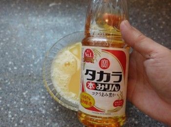step4: 加入味霖 日式料理酒 及日式醬油