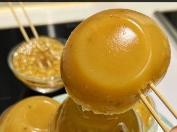 step8: 蒸爐蒸法：以100度蒸20分鐘
明火蒸法：水滾後，以大火隔水蒸20分鐘

蒸熟後，熄火。但不要急着開蓋，先讓砵仔糕多焗5分鐘才取出。