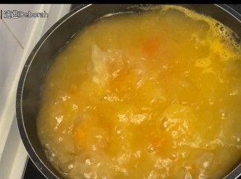 step9: 用慢火煲1小時，再以中火煲15分鍾