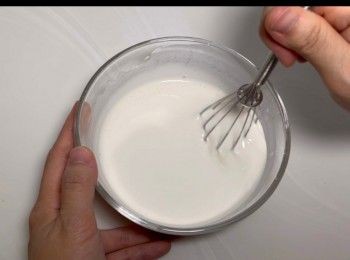step5: 將粉漿攪拌至細滑而無粒狀。