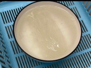 step5: 將粉絲浸泡15至30分鐘，時間長短視乎粉絲的品牌。