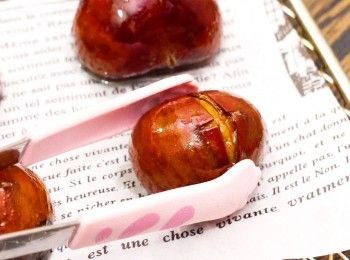 step4: 整齊排好，放入氣炸鍋內，以180度氣炸20分鐘至呈開花狀
Airfry of 20 minutes at 180 °C.