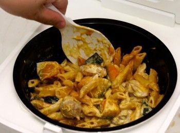 step6: 盛起灑上番荽碎，完成
Dish up and garnish with parsley flakes. Done.