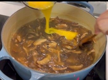 step16: 用馬蹄粉水埋芡，最後打入蛋花完成。