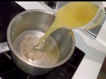 step4: 再加入雞湯。