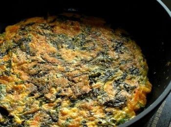 step4: 灑上一點白芝麻，將兩面煎至微微焦即可。