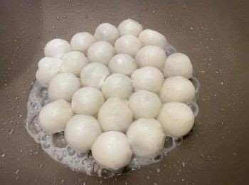 step3: 焗約4至6分鐘，開蓋收乾水份，煎到脆皮