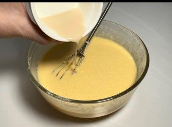 step6: 加入<span class="group_1">酵母水</span>，攪勻。