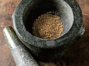 step3: 使用前取出，以石臼或調理機打碎即可