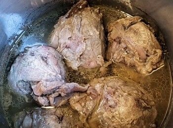 step3: 完成後湯水要保留，充滿肉味。