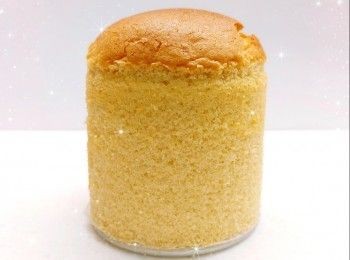 step12: ＊食用前從雪櫃取出，用熱毛巾包圍蛋糕模外圍約30秒（令蛋糕外圍軟化），即可輕易將蛋糕脫模