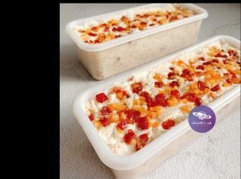 step7: 模具掃油，倒入粉漿，糕面放臘味裝飾，水滾蒸45分鐘-1小時，視乎份量