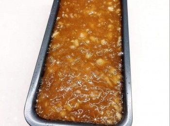 step11: 待馬蹄糕完全放涼後，放進雪櫃冷藏（固定馬蹄糕的形狀，更容易脫膜，因為剛蒸好的馬蹄糕比較軟身，此時脫模會散掉，冷却後才會定形），切件