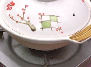 step6: 加蓋轉小火炆15分鐘
Cover and turn to low heat and stew for 15 minutes.