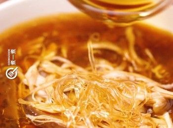 step10: 灑上麻油便完成
Serve with sesame oil.