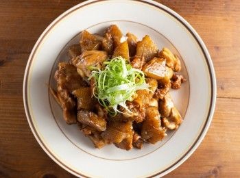 step4: 盛盤後再依照喜好放上蔥絲就完成了。