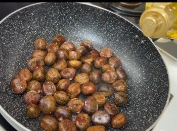 step4: 加入油，略炒。