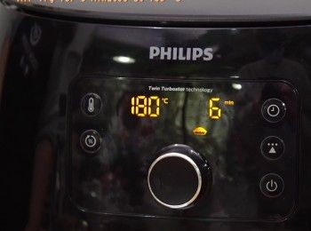 step7: 以180度焗20分鐘
Airfry at 180 °C for 20 mins.