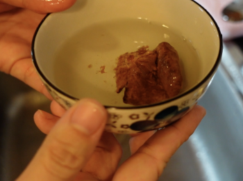 step2: 陳皮用水清洗，浸泡至軟