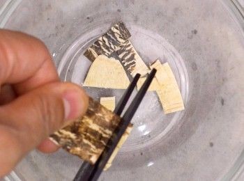 step1: 所有材料洗淨，剪碎
Rinse and chop all ingredients.