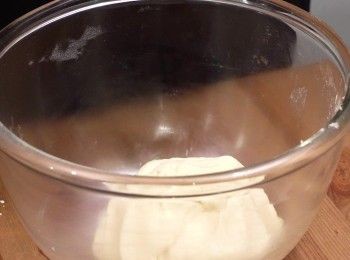step5: 加入牛奶將混合物拌成麵團，用保鮮紙包好，放入雪櫃約10分鐘。
Add in milk and mix into a dough, wrap in plastic wrap then fridge for 10 mins.