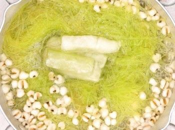 step4: 轉細火煲15分鐘即成
Then turn to low heat for another 15 minutes.