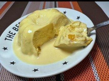 step9: 脫膜並倒上淡奶，就可以享用。