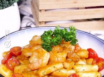 step10: 檢走檸檬葉後上碟，唧上青檸汁享用
Take out shredded kaffir lime leaves. Serve with lime.