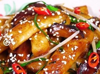 step8: 撒上芝麻即成
Sprinkle sesame and done.