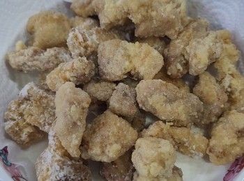 step7: 再次將油燒熱，將腩肉回鑊炸大約2至3分鐘至金黃色，這樣食落便更香脆。