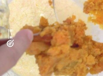 step5: 以及蕃薯蓉
Followed by mashed sweet potato.
