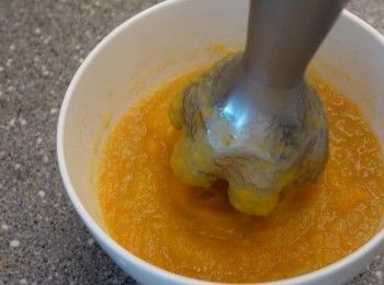 step5: 1.5小時後取出部分合掌瓜及紅蘿蔔 以食物處理器攪拌成蓉