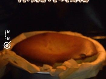 step10: 放入已預熱至210度的焗爐內，焗30-35分鐘
Bake in a preheated oven at 210°C for 30-35 minutes.