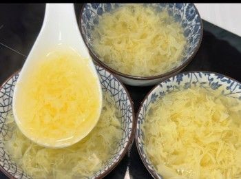step7: 平均分入三個飯碗中，放涼後，就可以用保鮮紙蓋好，放進雪櫃雪冷享用。