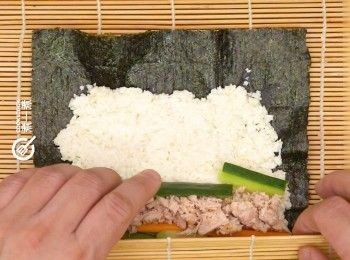 step10: 捲起及拉實
Roll up and tighten.