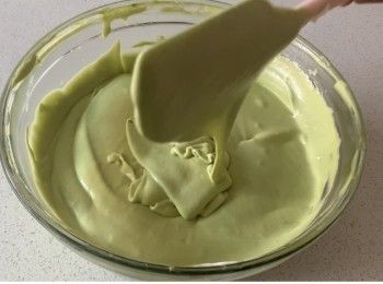 step3: 混合好的面糊，细腻光滑，稳定